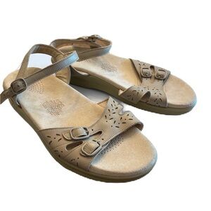 SAS Duo Hazel Buckle Warm Stone Sandal Size 8.5 W